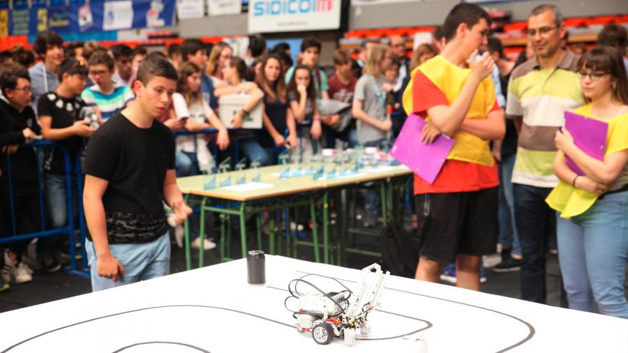 2.500 alumnos de 41 centros educativos presentan sus robots