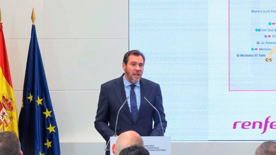 El ministro de Transportes y Movilidad Sostenible ha presentado el plan para renovar esta línea