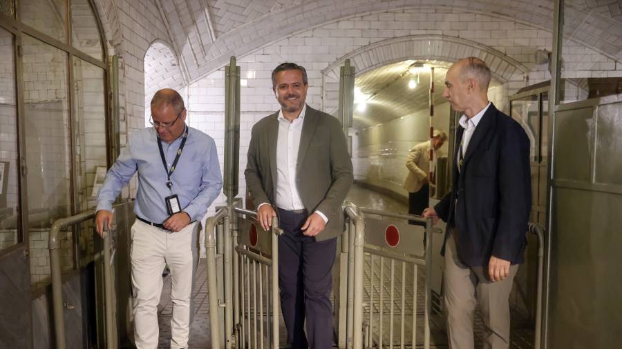 Rodrigo visita la antigua estación de Metro de Chamberí