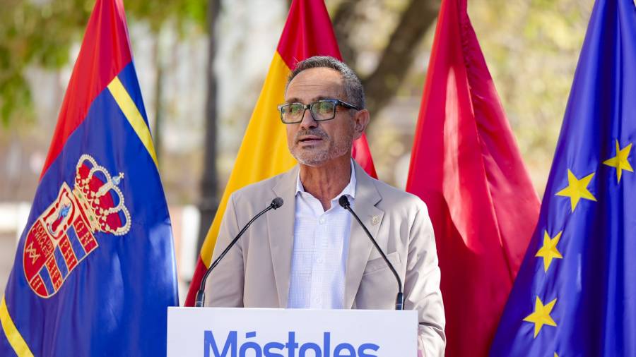 El alcalde, Manuel Bautista, presenta el programa de Fiestas Patronales en la Plaza del Lavadero