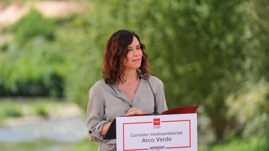 La presidenta regional, Isabel Díaz Ayuso, visita a Mejorada del Campo y el entorno rehabilitado del corredor Arco Verde