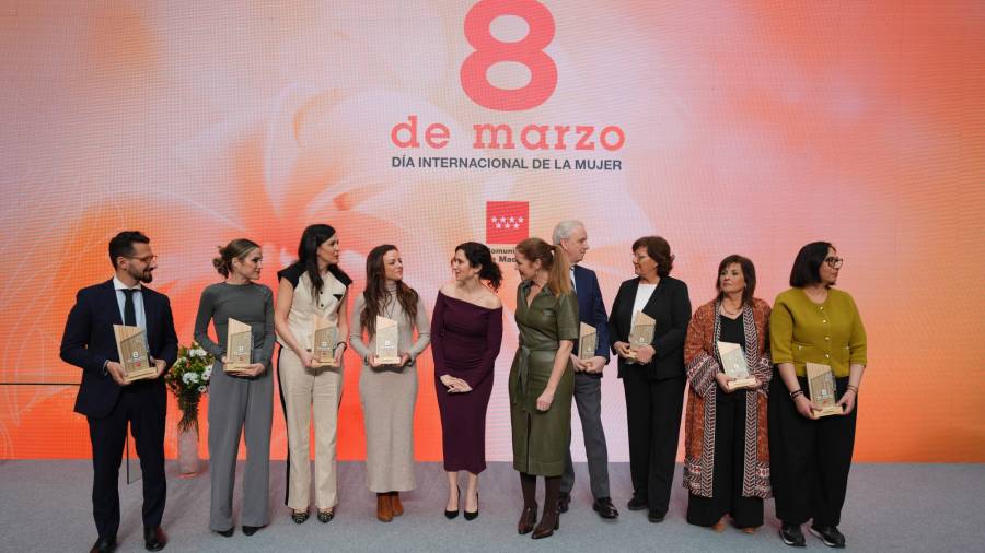 La presidenta de la Comunidad de Madrid, Isabel Díaz Ayuso, entrega los Reconocimientos 8 de marzo que el Ejecutivo autonómico concede con motivo del Día Internacional de la Mujer