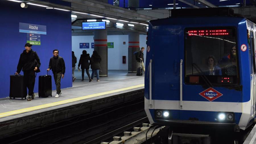 Andén de la Línea 1 en la estación de Atocha