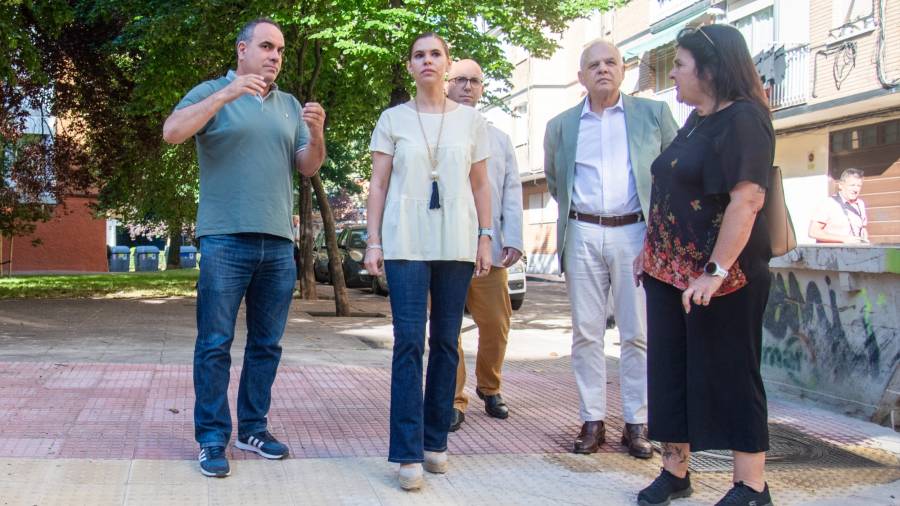 La alcaldesa, Judith Piquet, visita la zona de reconstrucción