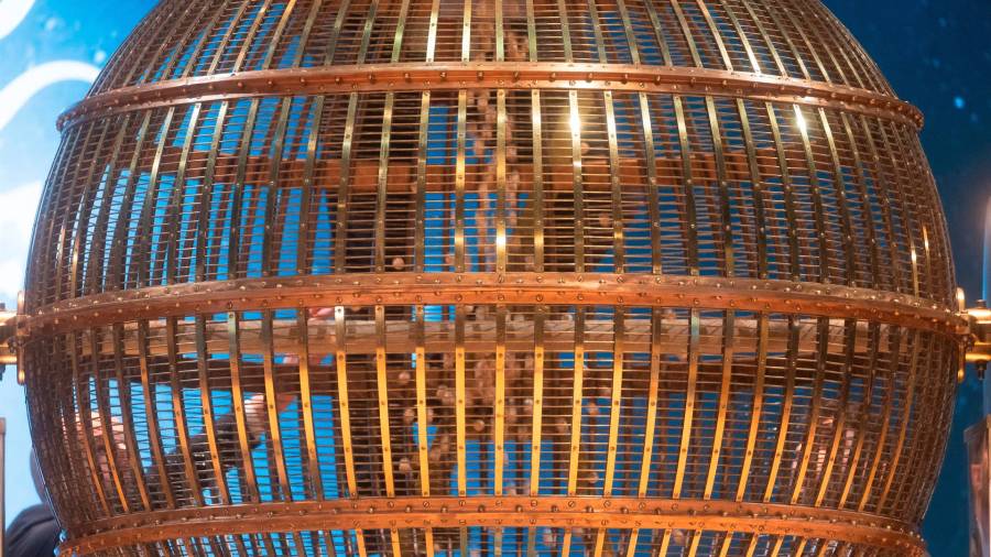 Preparación del bombo antes de la celebración del Sorteo Extraordinario de la Lotería de Navidad 2024, en el Teatro Real, a 22 de diciembre de 2024, en Madrid (España)