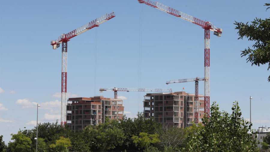 Imagen de recurso de un edificio en construcción en Madrid