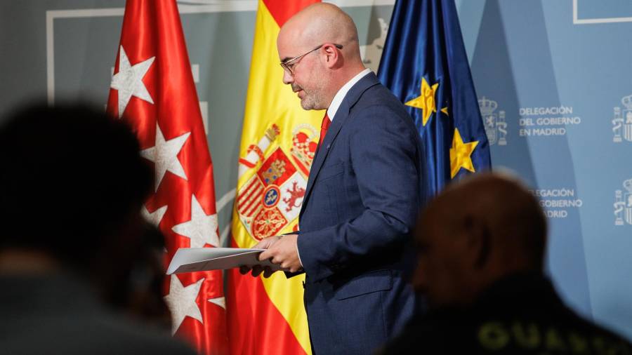 El delegado de Gobierno en la Comunidad de Madrid, Francisco Martín, durante una rueda de prensa