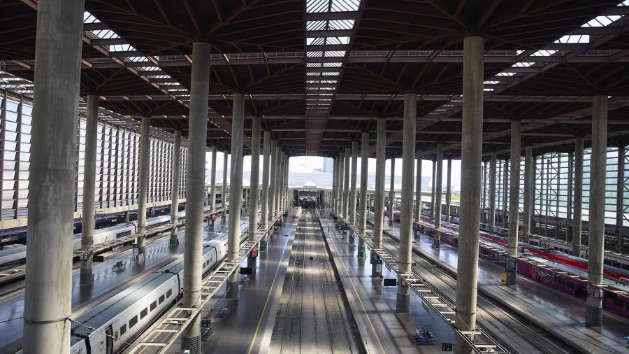 Vista general en la estación de trenes Puerta de Atocha-Almudena Grandes