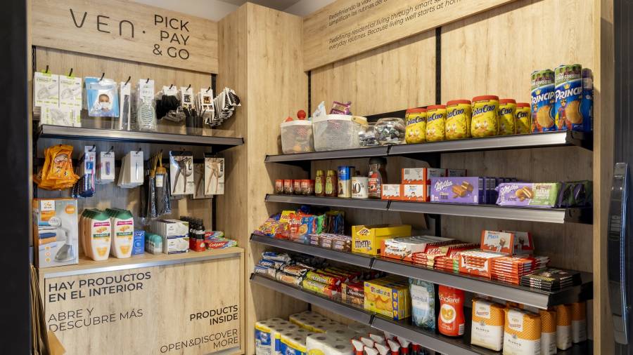 Interior del ‘minimarket’ inteligente Ven.Go de Calido Living Alcobendas