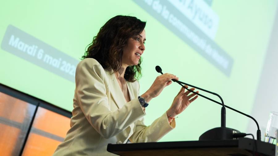 La presidenta de la Comunidad de Madrid, Isabel Díaz Ayuso, participa en Versalles, en la Bienal de Arquitectura y Paisaje de Île-de-France, la cita más importante del sector en Francia