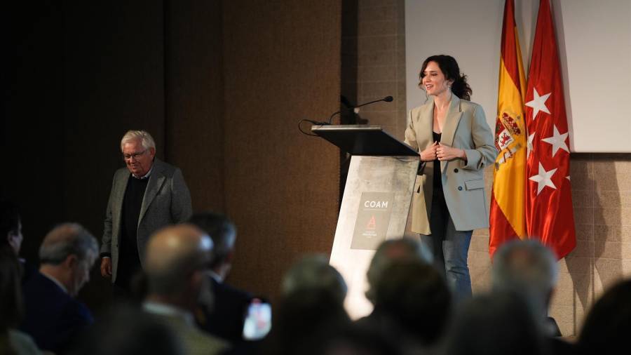 La presidenta de la Comunidad de Madrid, Isabel Díaz Ayuso, en el foro ‘Periodismo 2030’