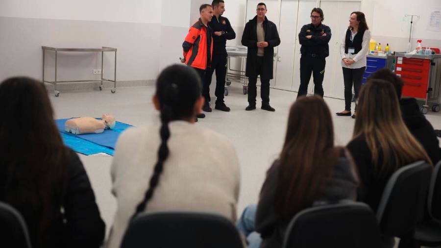 Los participantes aprenderán tanto a identificar los síntomas de agotamiento o golpes de calor, como a aplicar técnicas de primeros auxilios