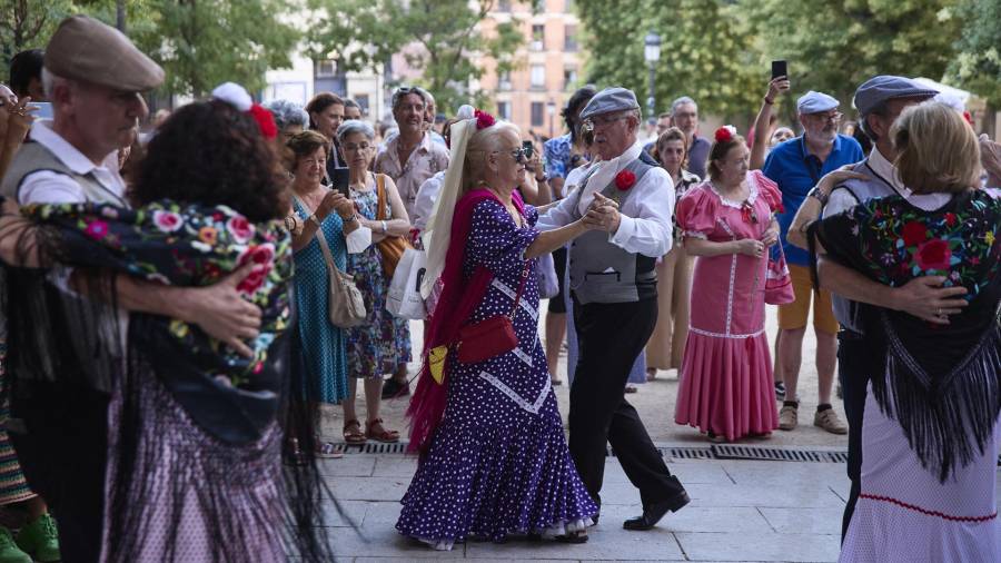 Concurso de Chotis y Pasodoble durante las Fiestas de la Paloma