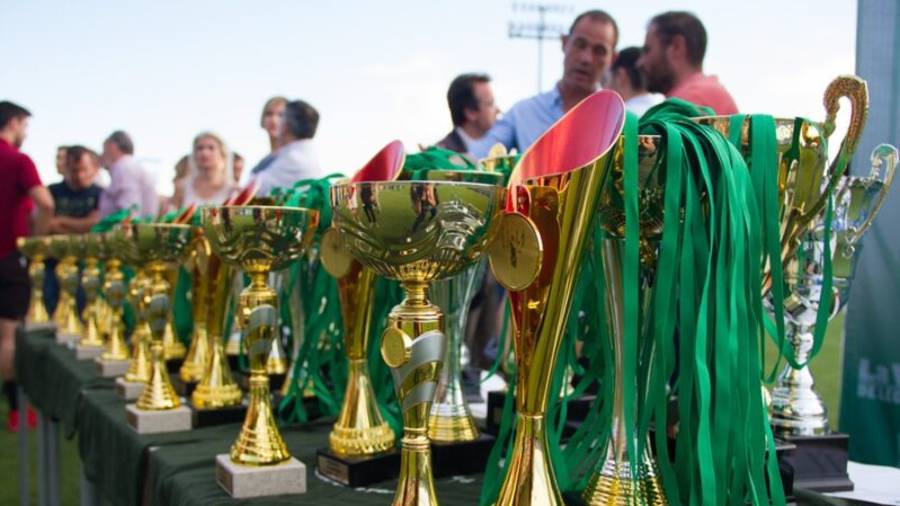 Imagen de archivo de los trofeos del año 2024