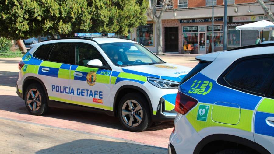 La Policía Local incorpora cinco vehículos híbridos que permitirán cubrir un turno con autonomía eléctrica