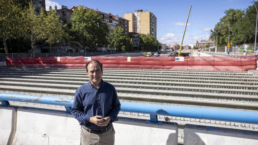 El delegado de Urbanismo, Medio Ambiente y Movilidad, Borja Carabante, visita la A-5 tras la finalización de los trabajos ejecutados en agosto para avanzar en la futura conexión del nuevo túnel de la autovía
