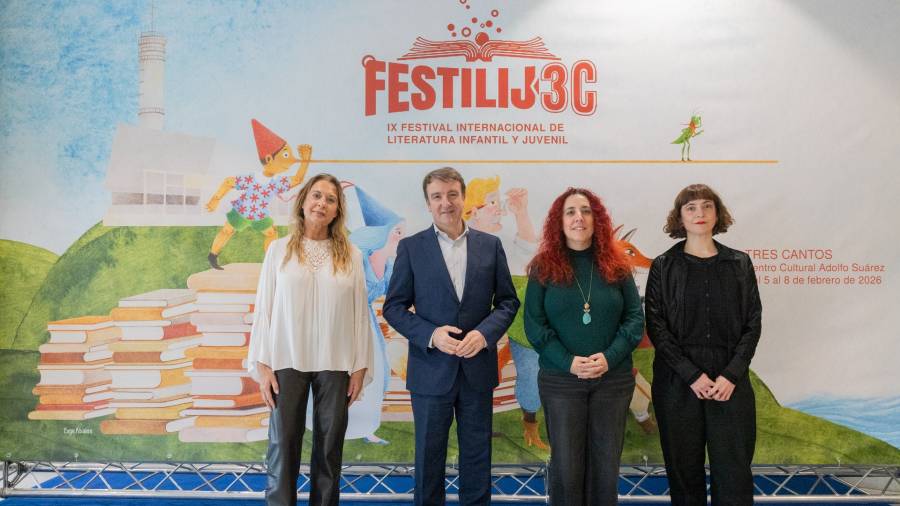 El alcalde de Tres Cantos, Jesús Moreno, junto a la concejal de Cultura, Elisa Lidia Miguel, en la presentación del IX Festival Internacional de Literatura Infantil y Juvenil