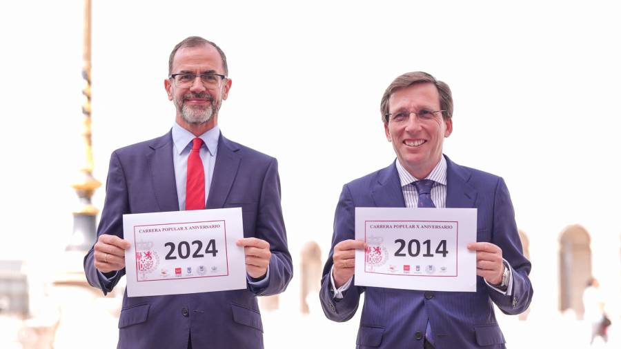 El jefe de la Casa del Rey, Camilo Villarino, y el alcalde, José Luis Martínez-Almeida