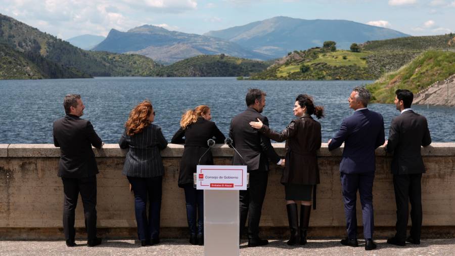 La presidenta de la Comunidad de Madrid, Isabel Díaz Ayuso, reune al Consejo de Gobierno de manera extraordinaria en las instalaciones del embalse de El Atazar