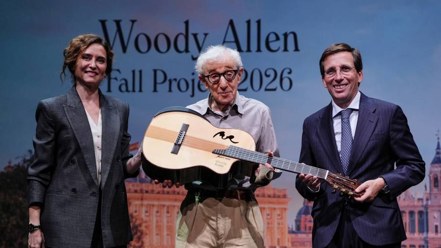 La presidenta de la Comunidad de Madrid, Isabel Díaz Ayuso, y el alcalde de Madrid, José Luis Martínez-Almeida, en la presentación del rodaje de la próxima película de Woody Allen