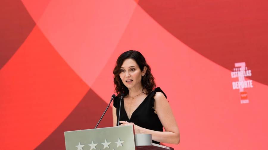 La presidenta regional, Isabel Díaz Ayuso, entrega los Premios Siete Estrellas del Deporte