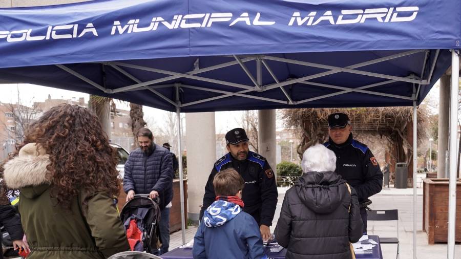 Carpa de Policía Municipal instalada para una jornada formativa