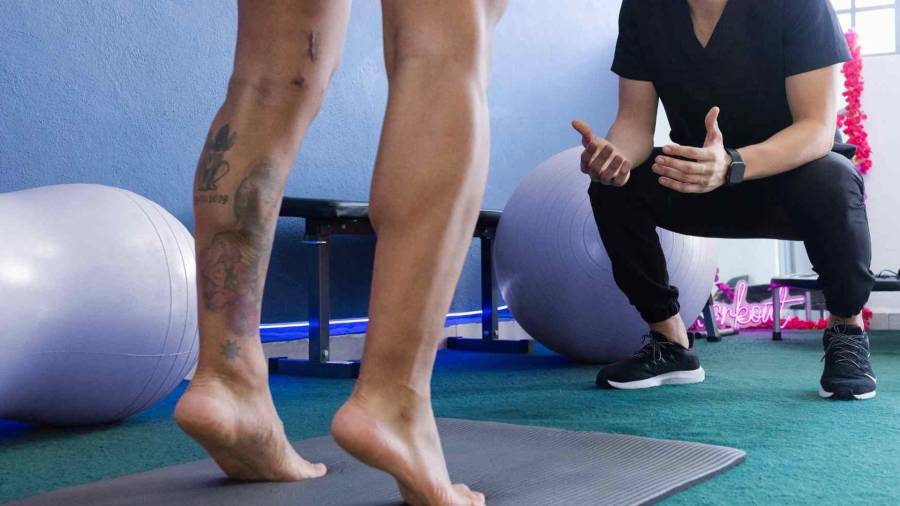 Práctica de actividad física guiada por un profesional del deporte