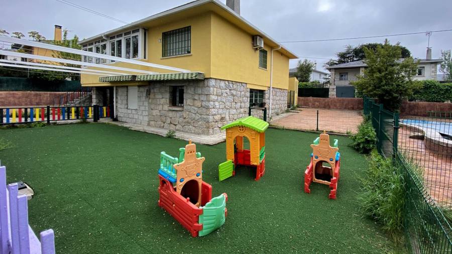 Parque y zonas exteriores pertenecientes a una escuela infantil