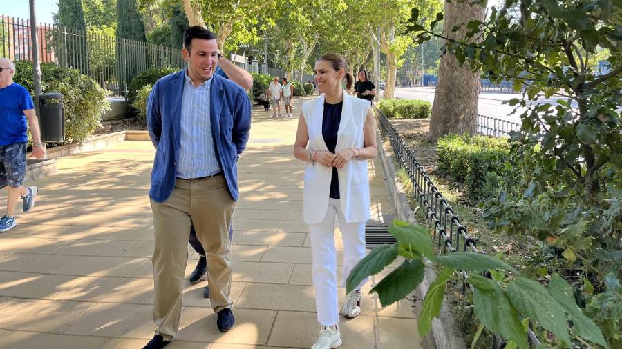 La alcaldesa, Judith Piquet, visita el tramo de Ronda Fiscal en el que se han desarrollado las obras de renovación del espacio peatonal