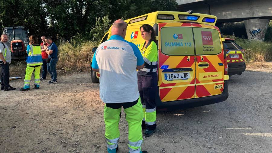 Efectivos del SUMMA 112 atendiendo una emergencia en Getafe