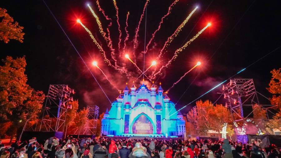 Foto de Archivo de Mágicas Navidades, el Parque de la Navidad de España y La Casa de los Guachis, en la Plaza de Los Guachis-Plaza Mayor