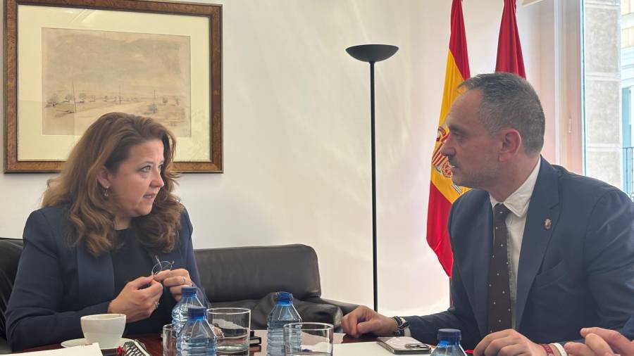 El alcalde, Manuel Bautista, mantiene una reunión con la consejera de Sanidad de la Comunidad de Madrid, Fátima Matute, para abordar la situación sanitaria en el municipio