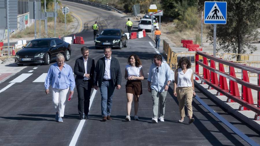 Isabel Díaz Ayuso durante la inauguración de los puentes reconstruidos tras la DANA, a 23 de julio de 2024, en Aldea del Fresno