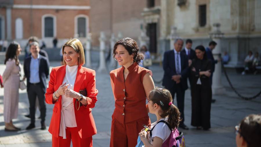 La presidenta de la Comunidad de Madrid Isabel Díaz Ayuso, asiste a la toma de posesión del nuevo rector de la Universidad de Alcalá, en la Universidad de Alcalá, a 20 de abril de 2026, en Alcalá de Henares