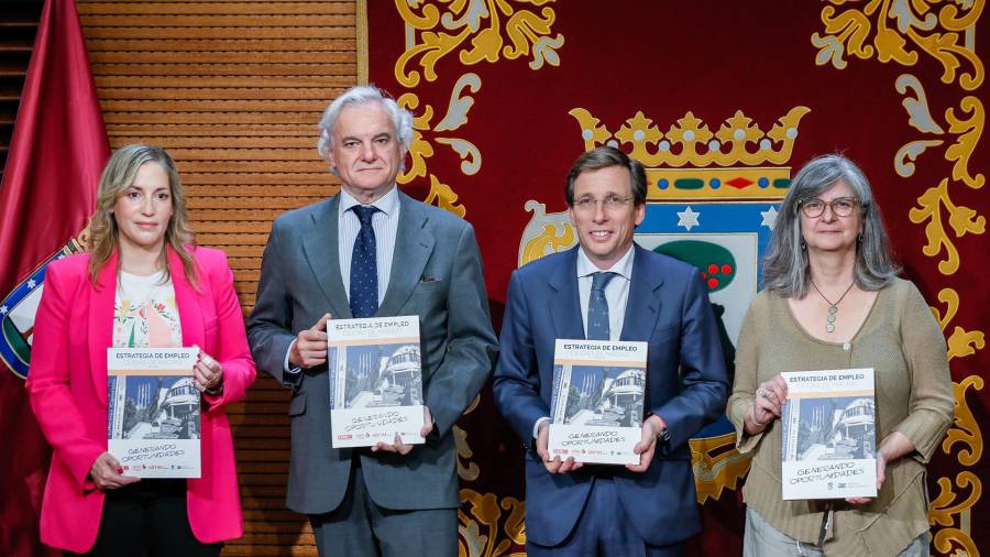 Presentación de la Estrategia de Empleo de la Ciudad de Madrid 2024- 2027, en el Palacio de Cibeles