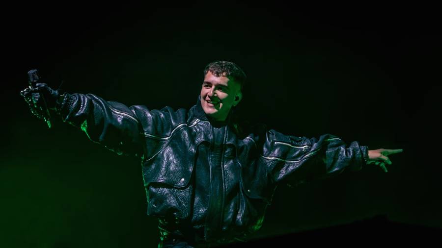 El cantante Recycled J durante su concierto, en el Movistar Arena, a 9 de mayo de 2025, en Madrid (España)