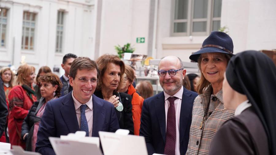 La Infanta Elena y Almeida inauguran el Rastrillo de Nuevo Futuro
