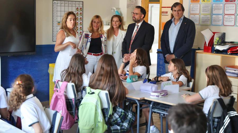 La alcaldesa, Rocío García Alcántara, en la inauguración del curso escolar 2025-2026 en el municipio