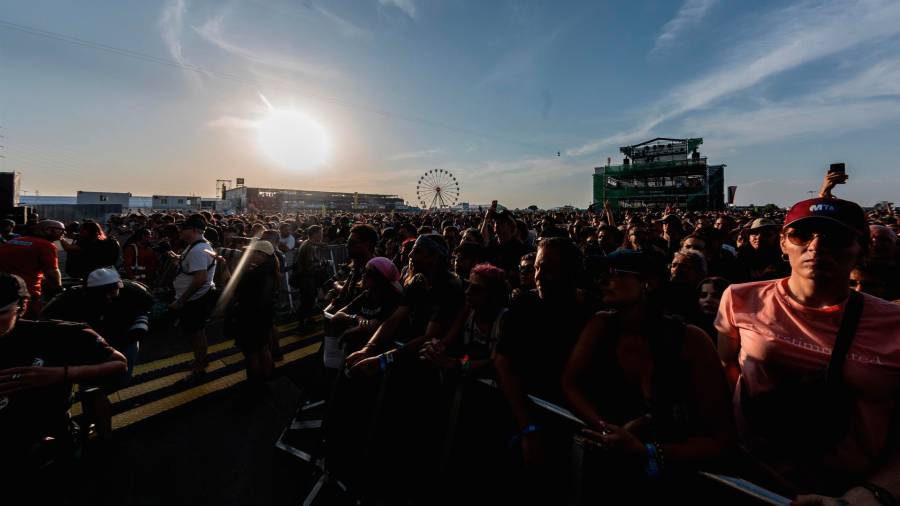 Público durante la actuación de la banda Wolf Alice en el Mad Cool 2026, en el recinto Iberdrola Music, a 8 de julio de 2026, en Madrid (España). Mad Cool cumple diez años y vuelve a reunir durante varios días a algunos de los principales artistas nacionales