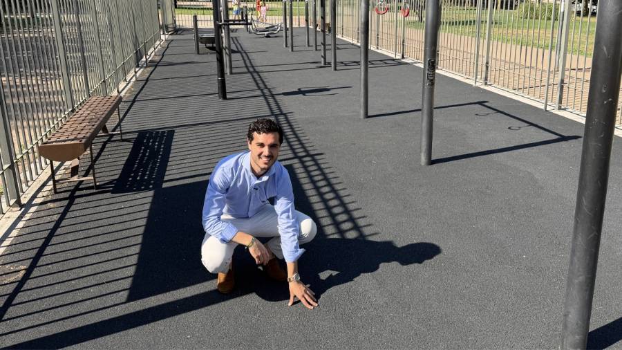 El alcalde, Alejandro Navarro Prieto, supervisa el Street Gym en el Paseo de la Convivencia
