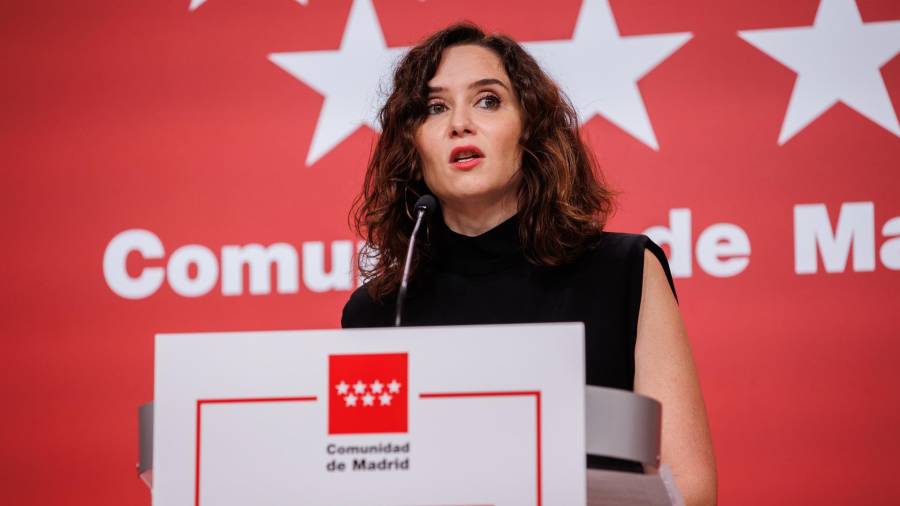 La presidenta de la Comunidad de Madrid, Isabel Díaz Ayuso, interviene durante la rueda de prensa después de la reunión del Consejo de Gobierno, en la Real Casa de Correos