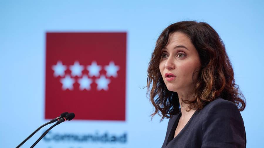 La presidenta de la Comunidad de Madrid, Isabel Díaz Ayuso, ofrece una rueda de prensa tras la reunión del Consejo de Gobierno, en la Real Casa de Correos, a 26 de diciembre de 2024