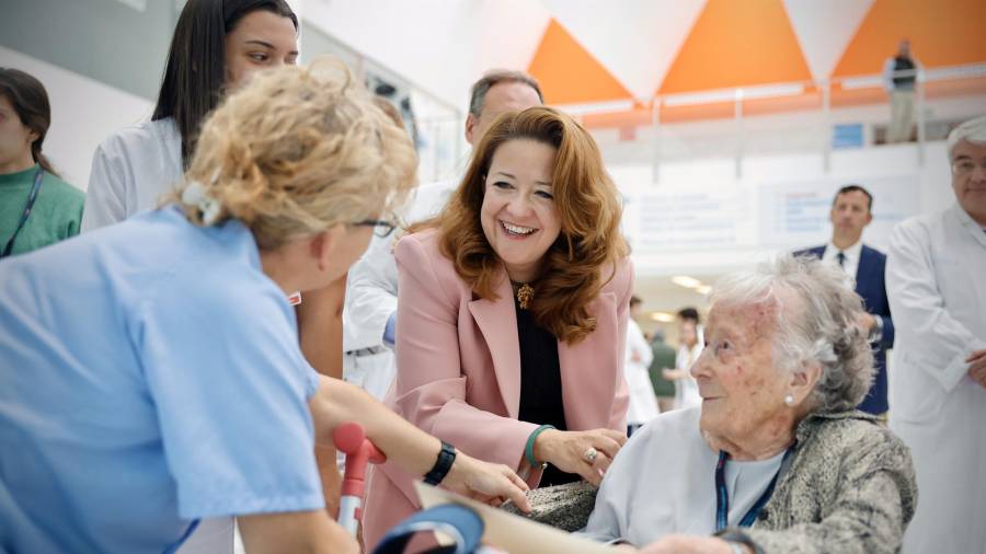 La consejera de Sanidad madrileña, Fátima Matute, en la presentación de la primera unidad de hospitalización virtual en el Hospital Puerta de Hierro para enfernos en residencias de mayores