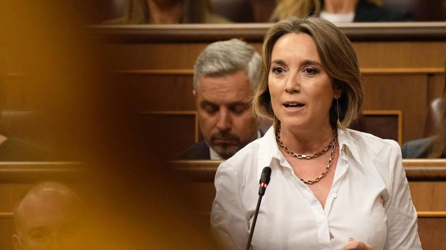 La secretaria general del PP, Cuca Gamarra, en la sesión de control al Gobierno en la Cámara Baja