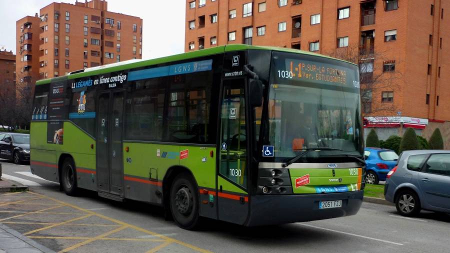 Imagen de recurso de un autobús urbano de la línea 1 de Leganés