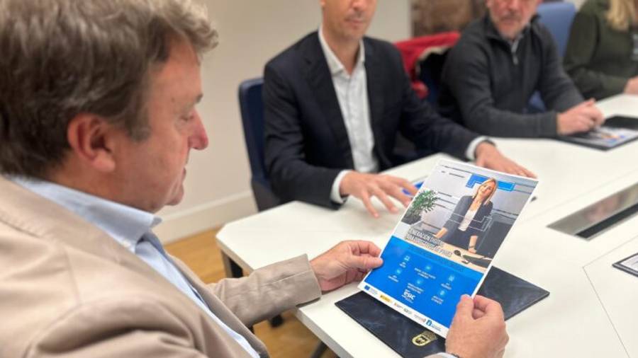 El Ayuntamiento firma un acuerdo con ESIC para ofrecer formación gratuita a pymes y autónomos sobre la transformación digital
