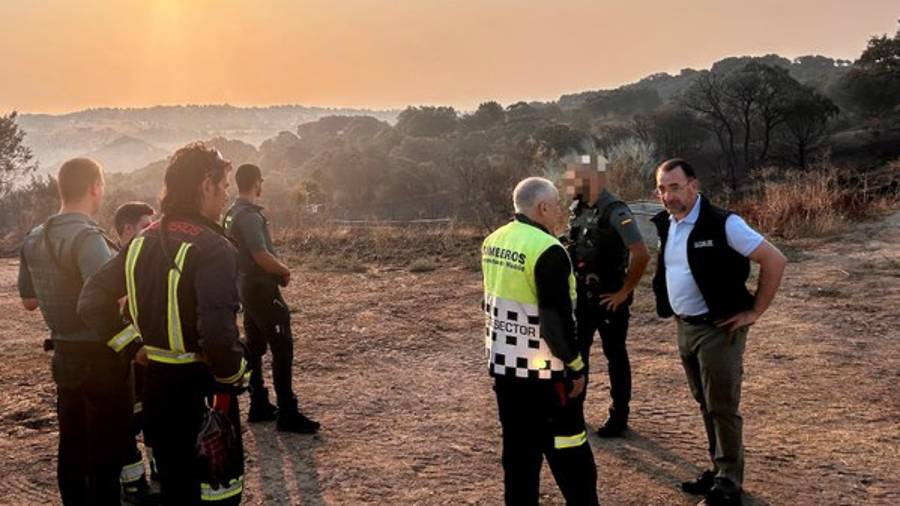 El Alcalde, Carlos Blázquez, participa en las reuniones del puesto de mando avanzado del incendio forestal
