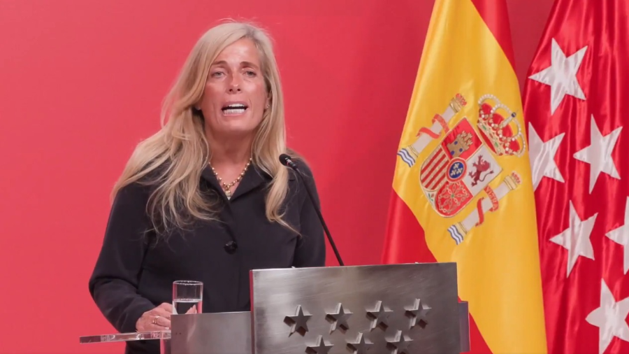 La consejera de Economía, Hacienda y Empleo, Rocío Albert, en rueda de prensa